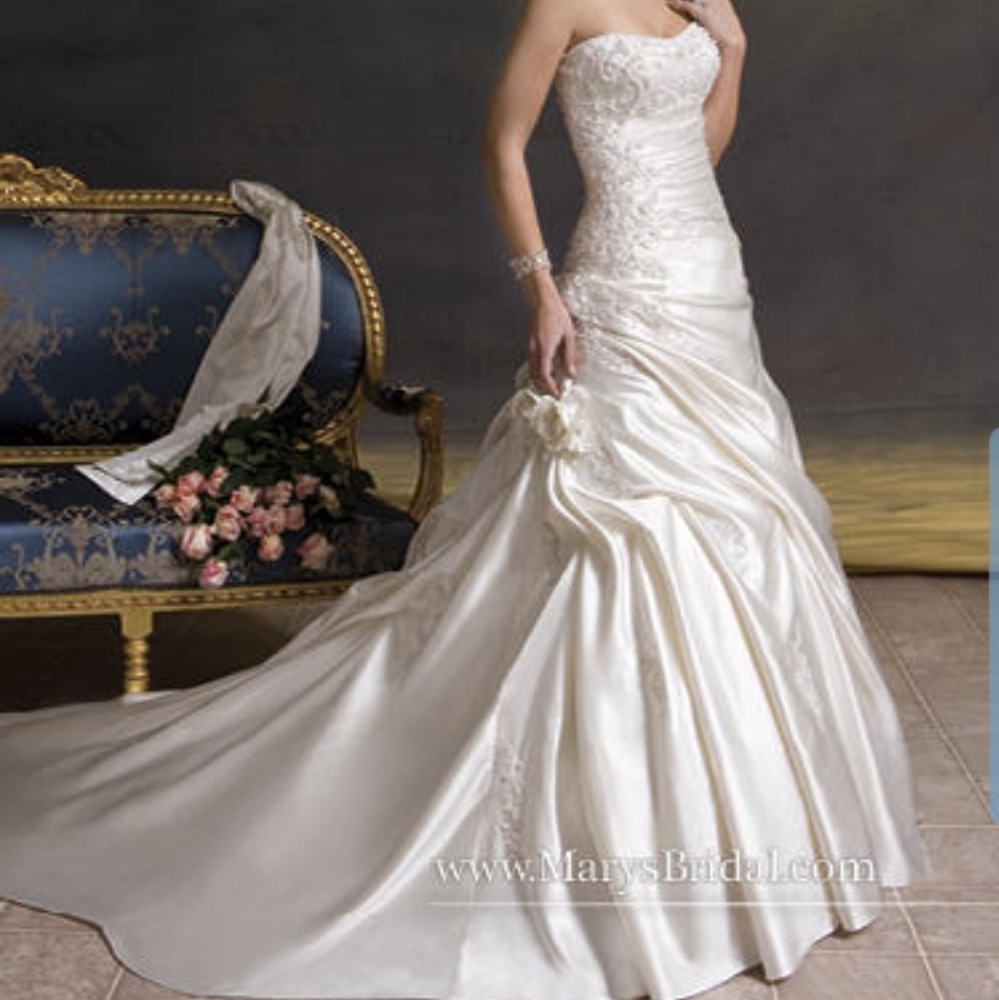 Mary's bridal wedding dress